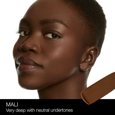 Soft Matte Complete Foundation, NARS Face