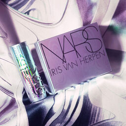 LIGHT REFLECTING™ PRISMATIC POWDER