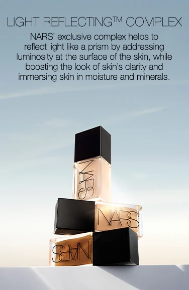 LIGHT REFLECTING COMPLEX. NARS’ exclusive complex helps to reflect light like a prism by addressing luminosit at the surface of the skin, while boosting the look of skin’s clarity and immersing skin in moisture and minerals.